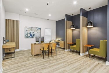 business area at the ellist pet friendly apartments in clarkston