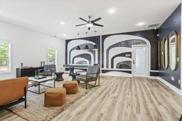 common living room at the ellis stone mountain townhomes for rent